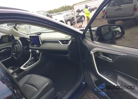 2024 Toyota Rav4 Xle Premium z USA, uszkodzony, nr VIN 2T3C1RFV2RW334542